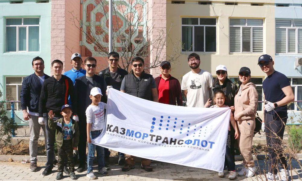 The NMSC Kazmortransflot team held another volunteer relief clean-up event