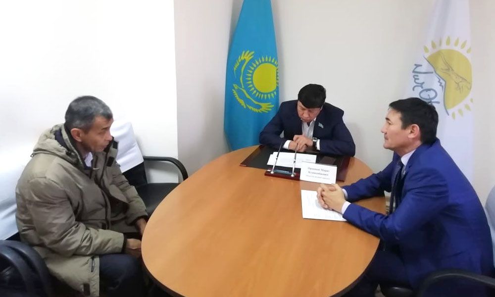 KMTF General Director, deputy of the Mangistau regional maslikhat M.Ormanov received citizens