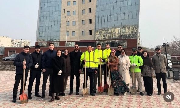 19 марта – День обновления: на аллее офиса «Казмортрансфлот» высажены саженцы.