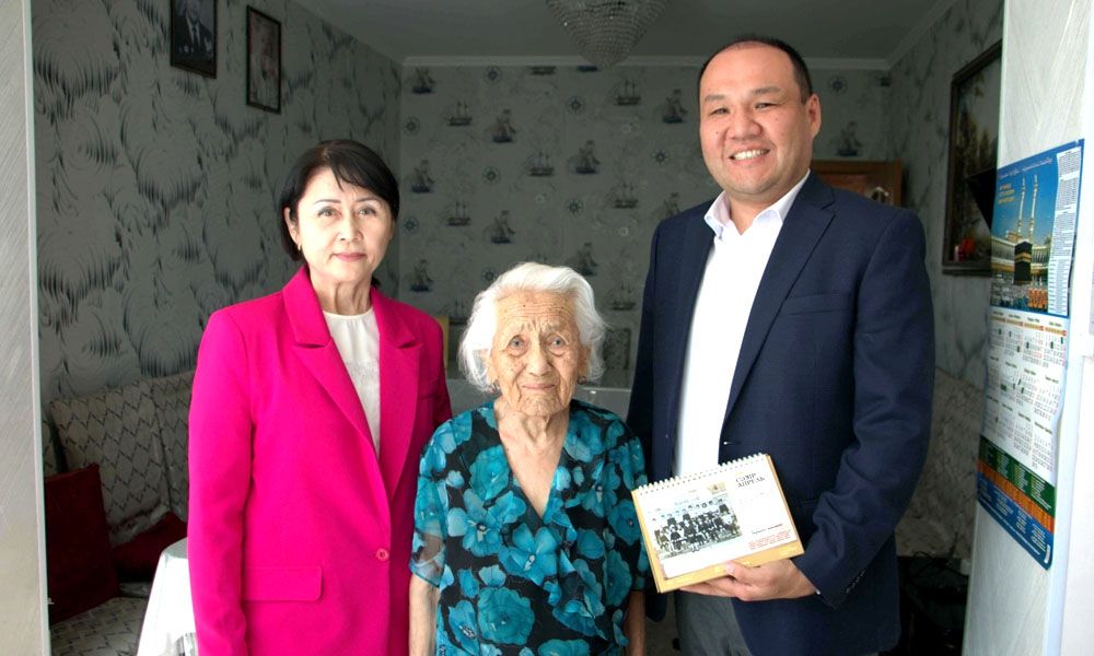 Kazmortransflot congratulated veteran of the World War II in Aktau