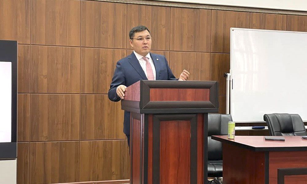 General Director of KMTF A.E. Orzhanov visited «KAZGUU University»