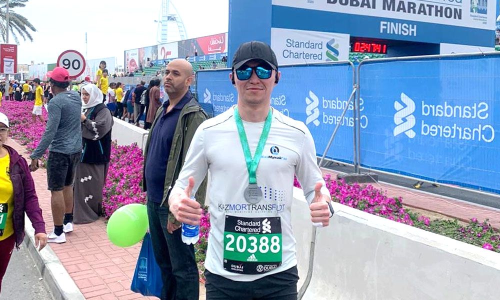 Kazmortransflot employee ran a full Dubai marathon