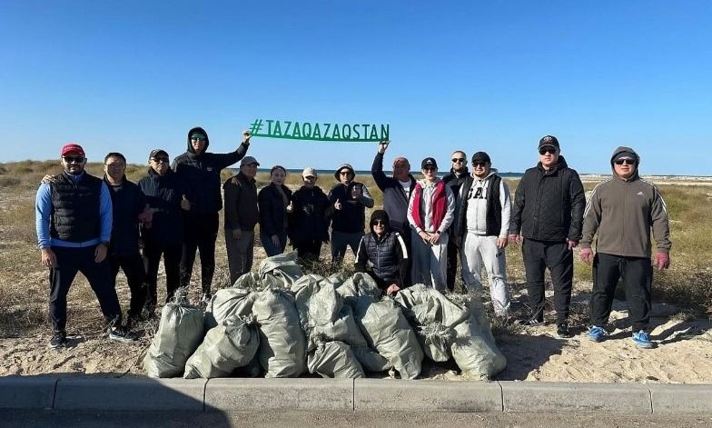 Коллектив «Казмортрансфлот» принял участие в экологической акции «Чистые берега»