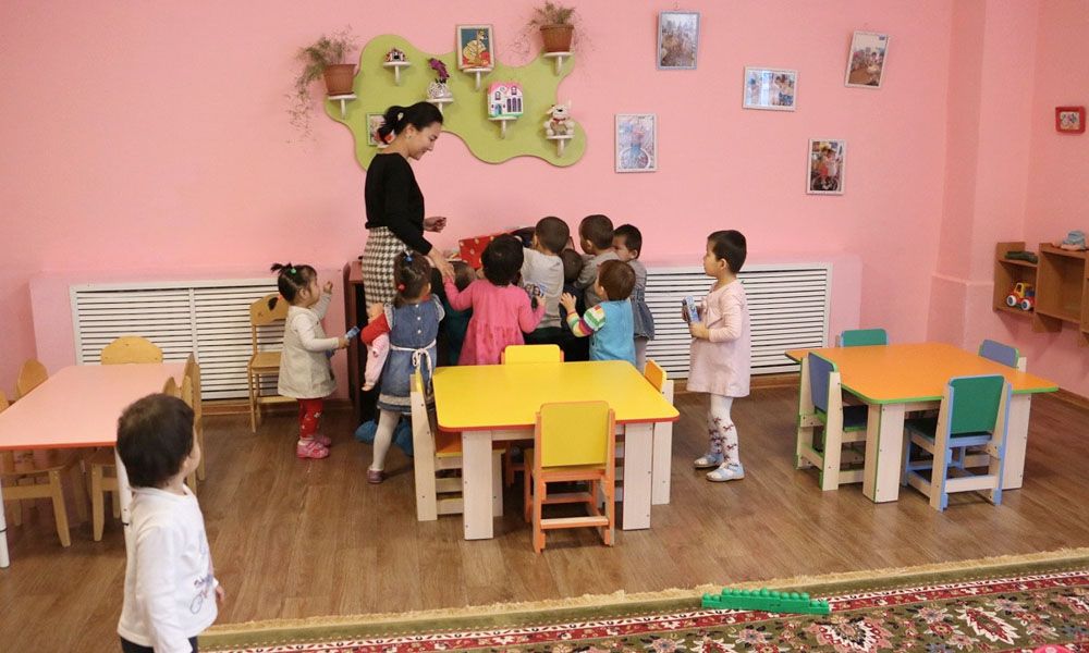 The team of NMSC "Kazmortransflot" congratulated the children of the Mangystau regional specialized Baby House with the New Year